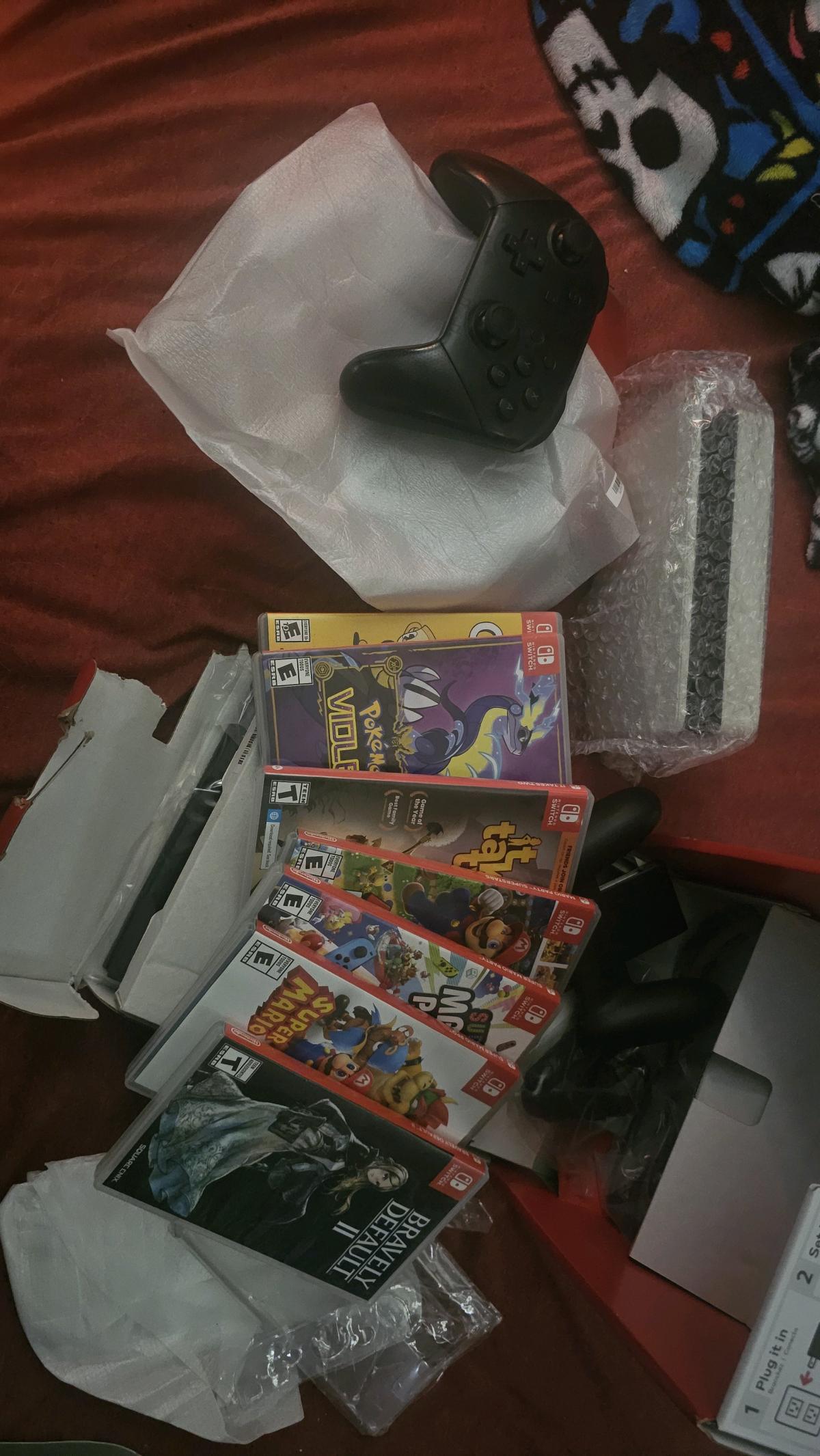 NINTENDO SWITCH 64G OLED BUNDLE - Williamsport, Pennsylvania - FleaMarketBay