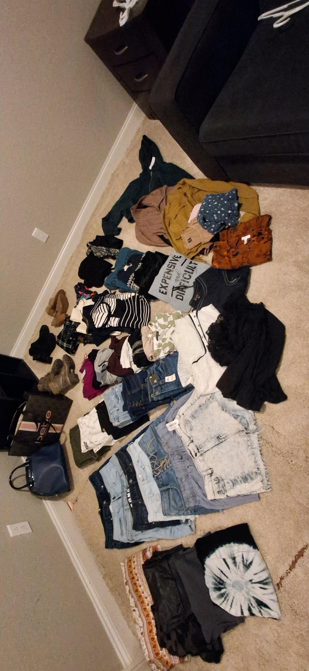 Huge lot of clothes size Mto XL - Poway, California - FleaMarketBay