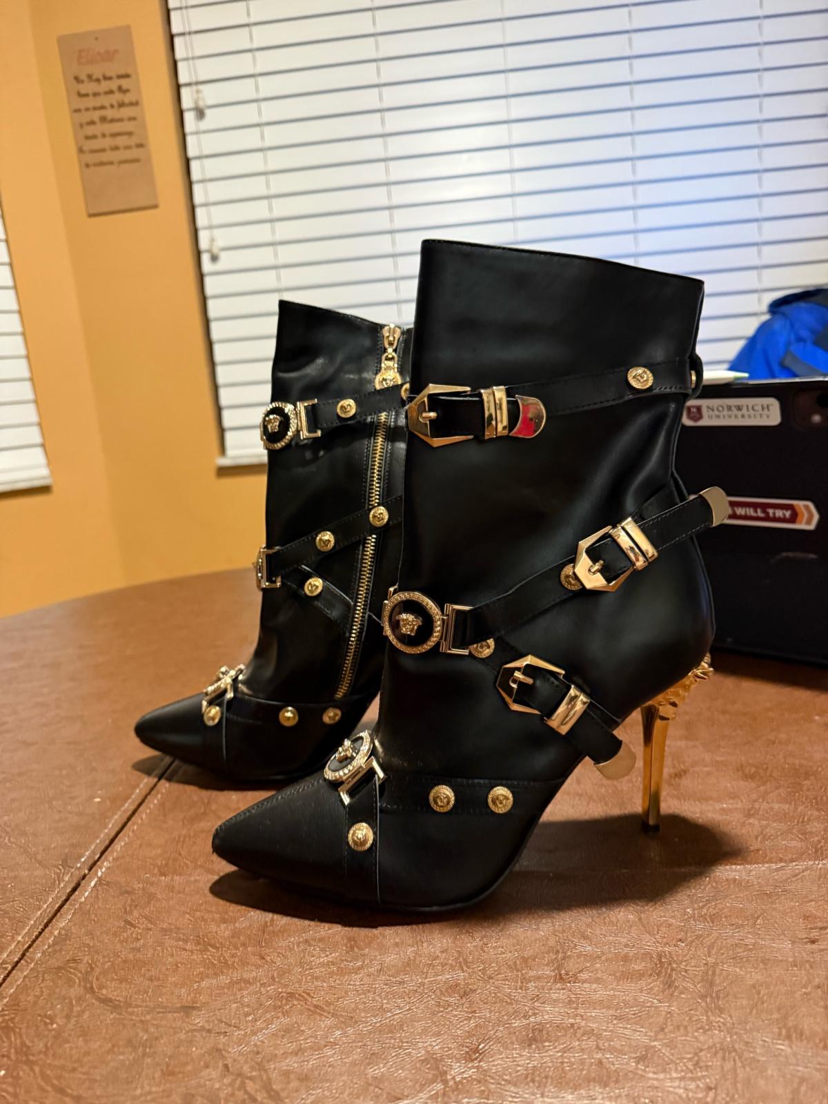 black boots botas tacones altos - Miami Beach, Florida - FleaMarketBay