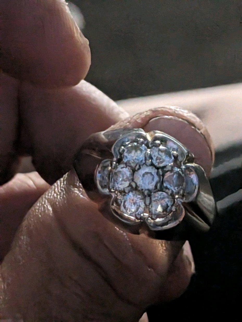 14 k gold diamond cluster ring with over a carat and a half - Indianapolis, Indiana - FleaMarketBay