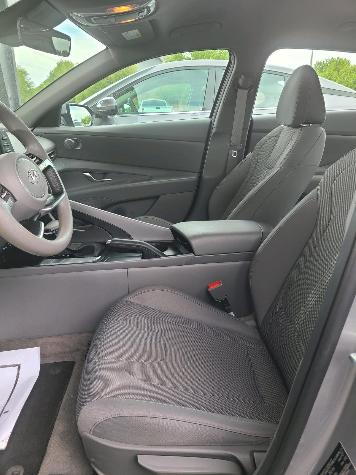 2023 Hyundai Elantra SE - Commerce, Texas - FleaMarketBay
