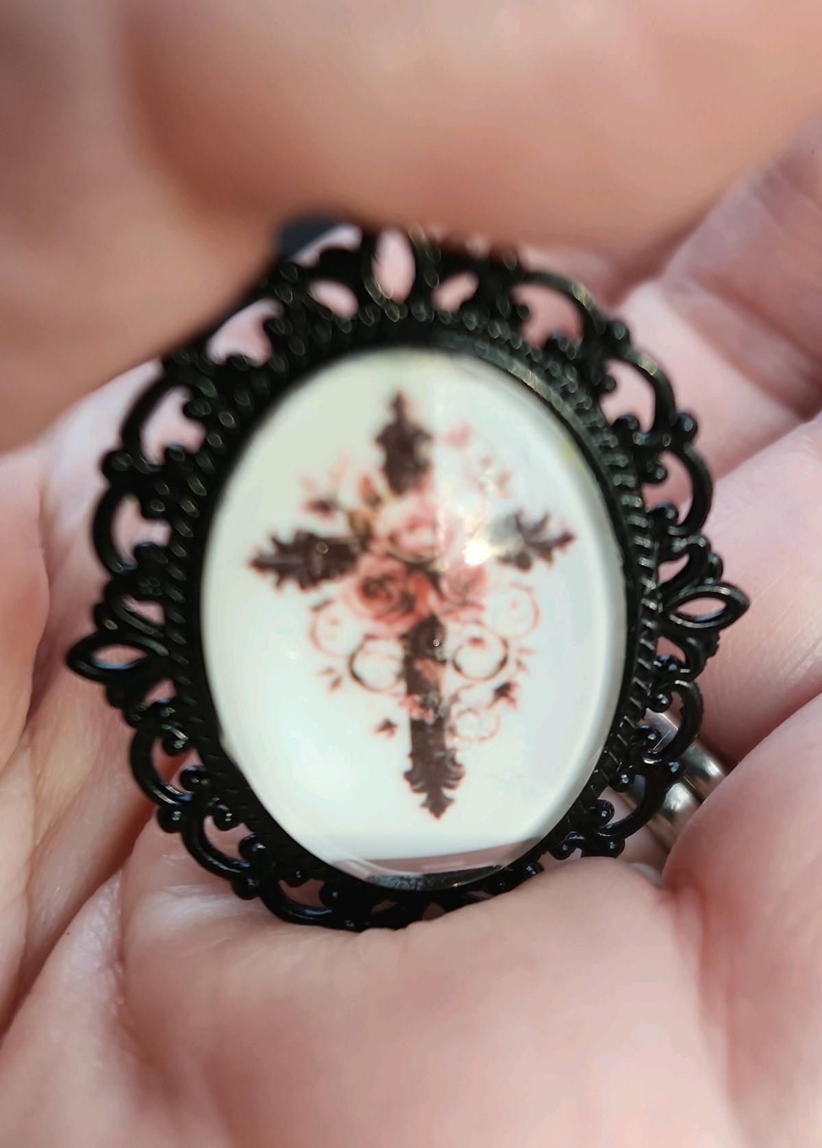 This is a perfect mothers day present or a gift for all occa - Romney, West Virginia - FleaMarketBay