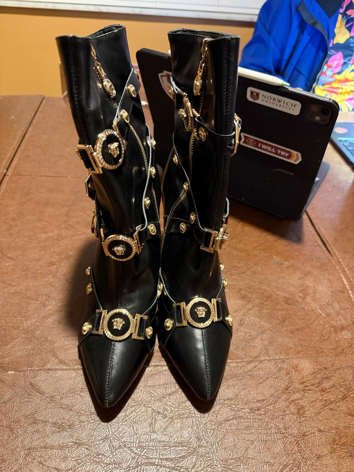 black boots botas tacones altos - Miami Beach, Florida - FleaMarketBay