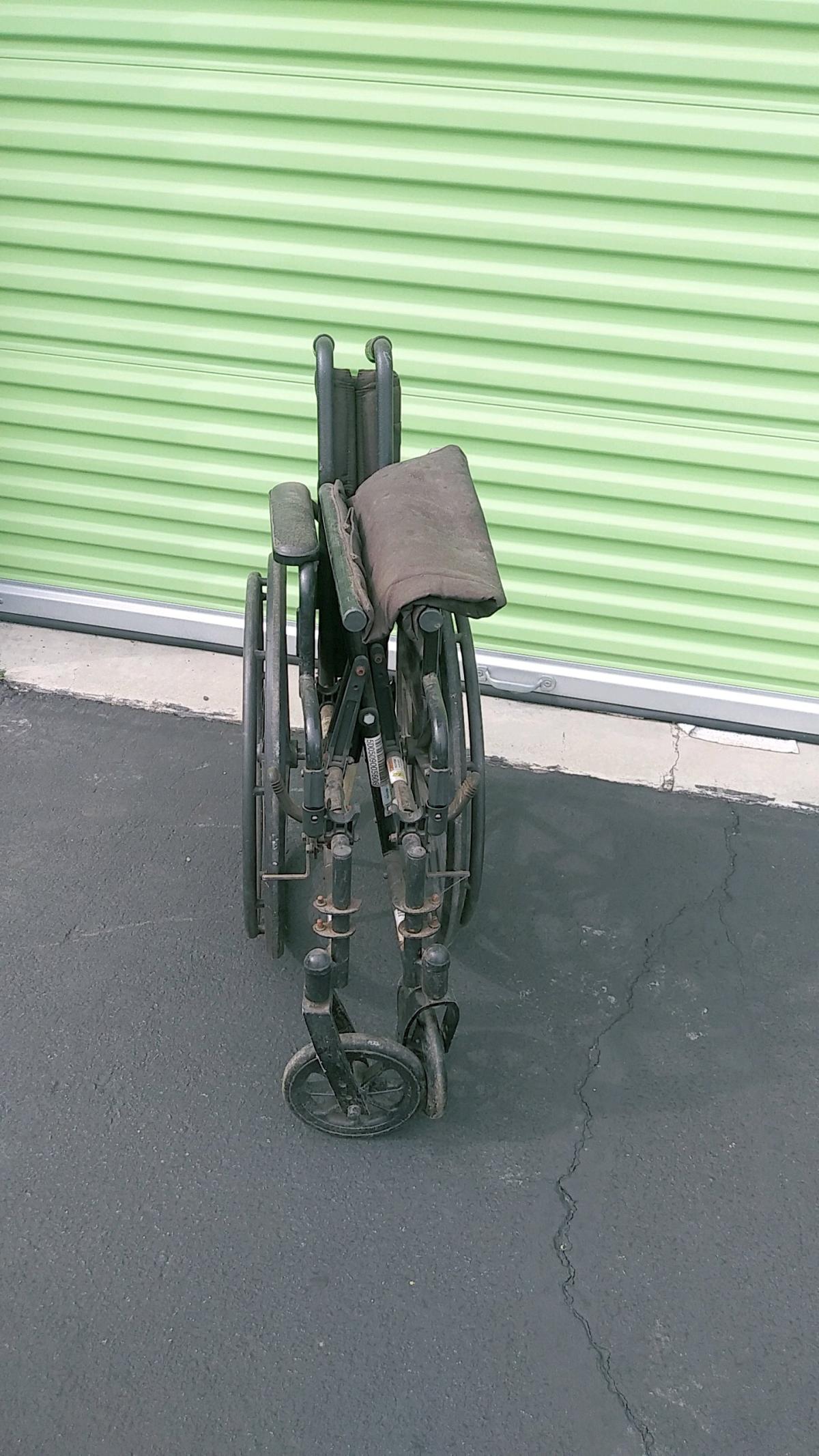 wheelchairs - Bellflower, California - FleaMarketBay