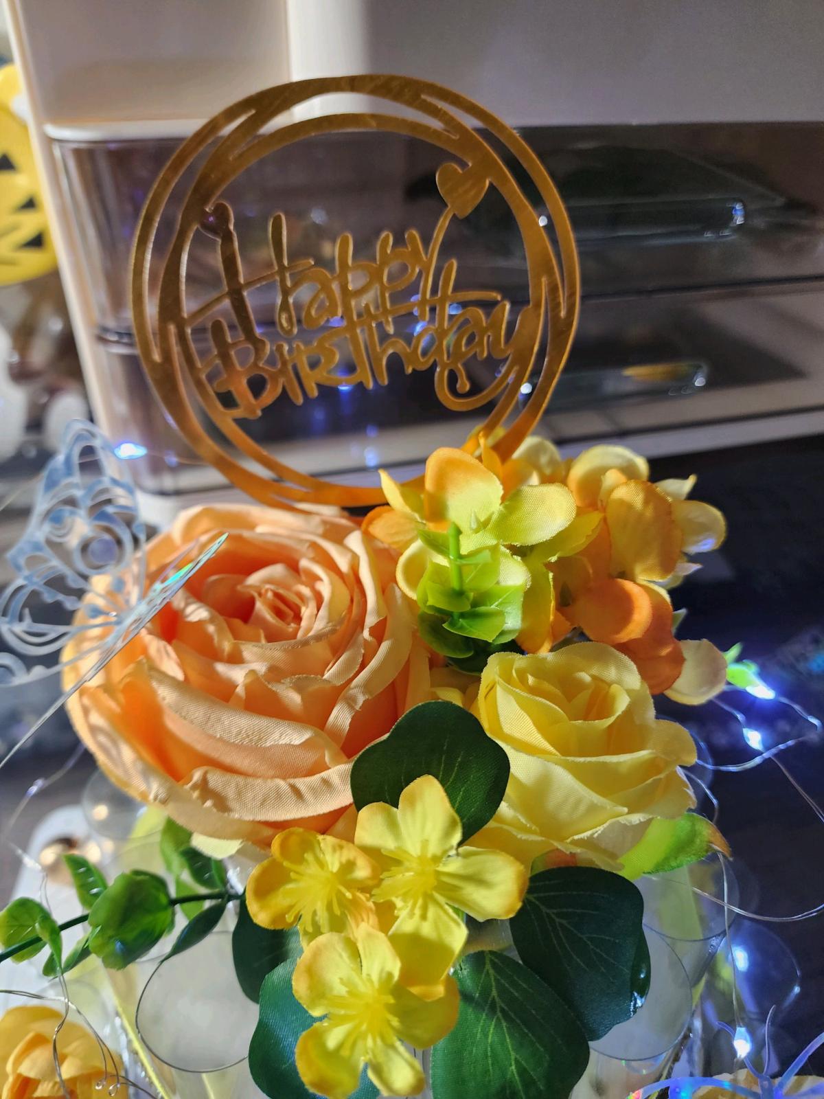 two layers money cake display holder - Appleton, Wisconsin - FleaMarketBay