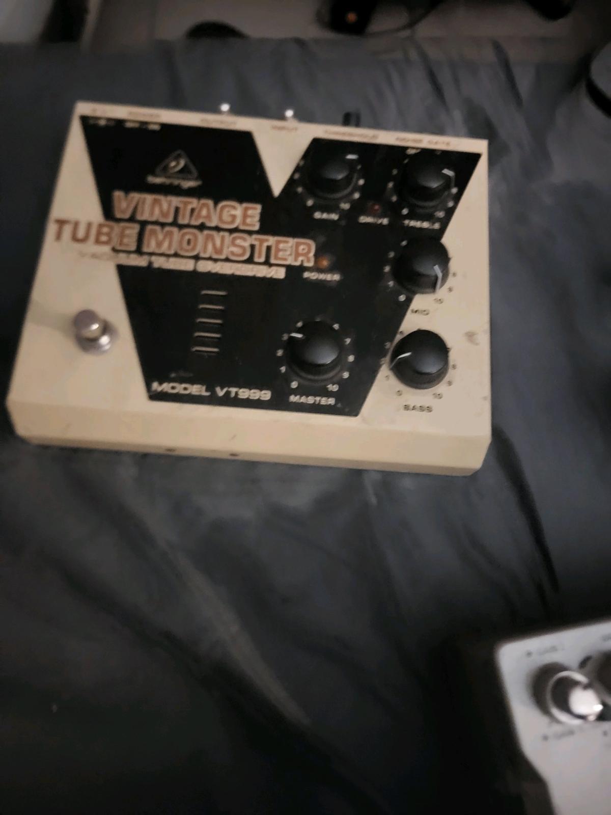 guitars and accessories - Las Vegas, Nevada - FleaMarketBay