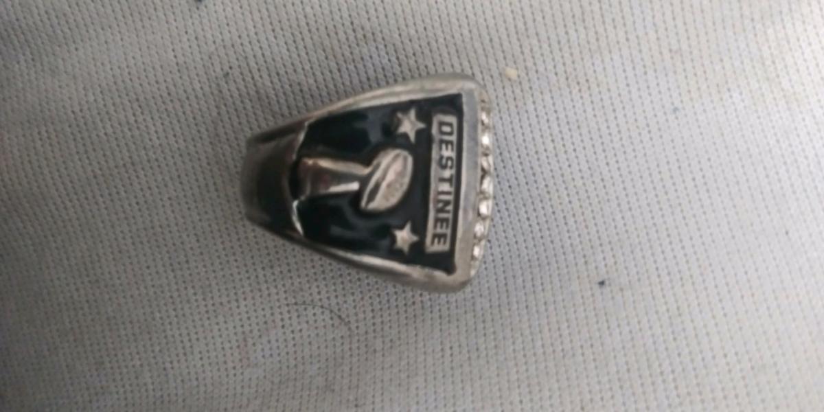 Indianapolis Colts Super Bowl commemorative ring - Fort Wayne, Indiana - FleaMarketBay