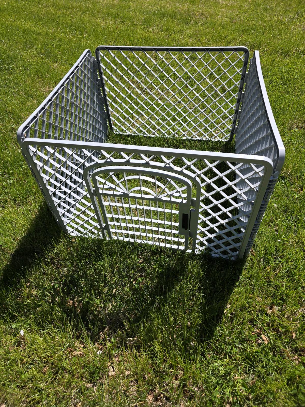 3x3 Plastic Small Dog Play Pen With Door - Lebanon, Connecticut - FleaMarketBay