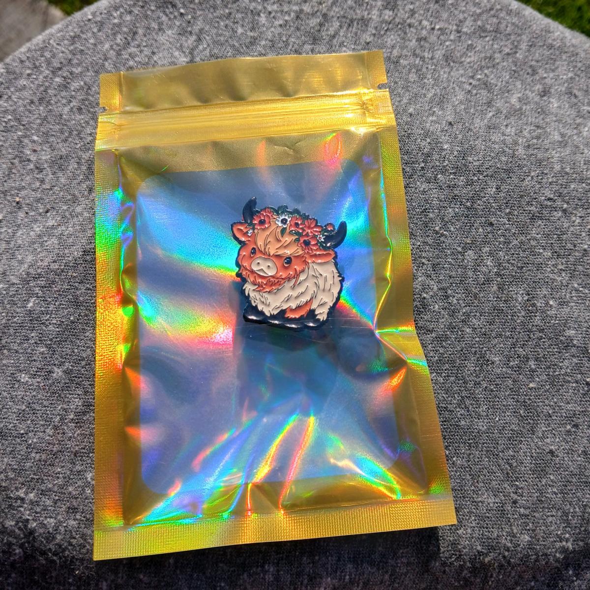 Highland Cow Pin - Cheney, Washington - FleaMarketBay