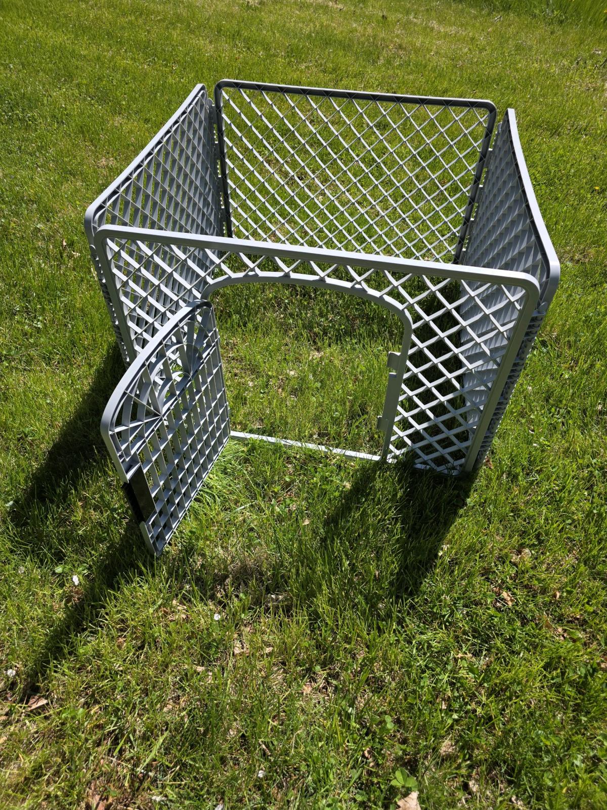 3x3 Plastic Small Dog Play Pen With Door - Lebanon, Connecticut - FleaMarketBay