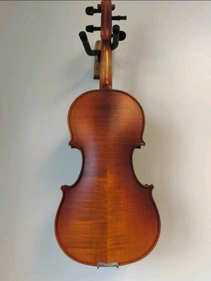 Viola - Baton Rouge, Louisiana - FleaMarketBay