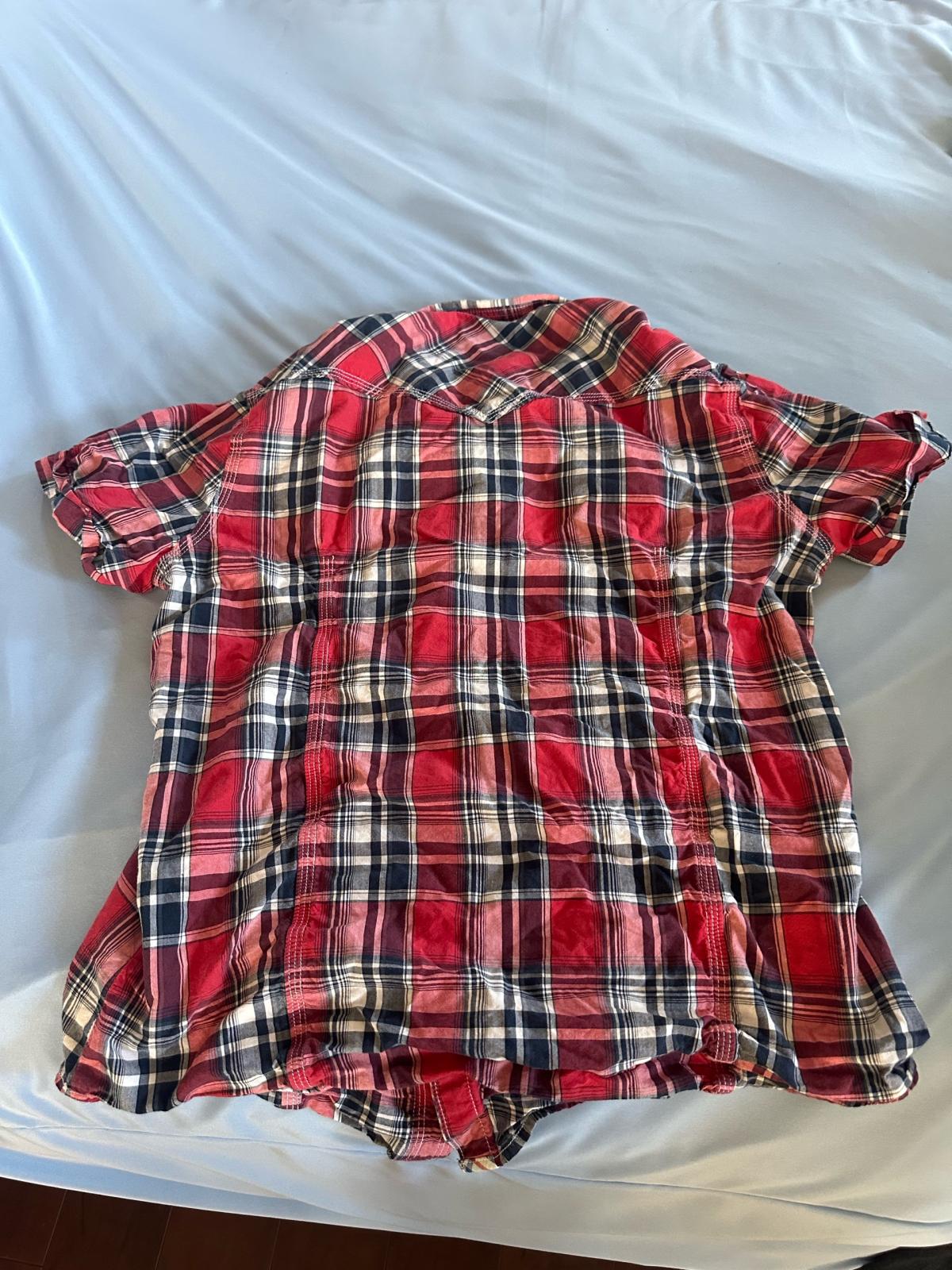 True religion men plaid red white black short sleeve button - Garden Grove, California - FleaMarketBay