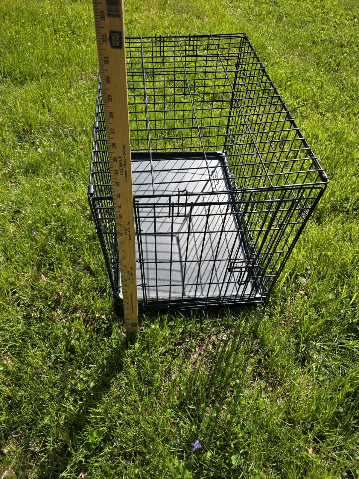 Folding Medium Black Metal Dog Cage - Lebanon, Connecticut - FleaMarketBay