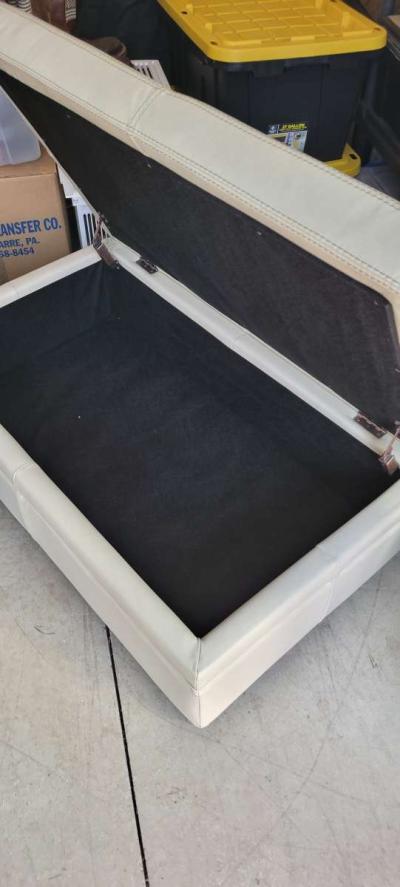 Sleeper sofa and ottoman - Thumbnail 5