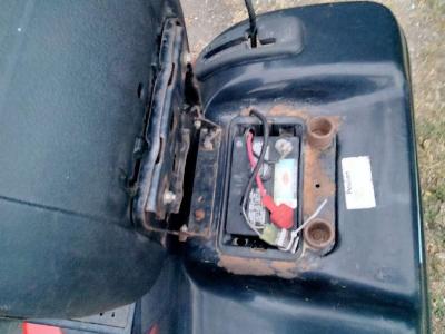 riding lawn mower still works great - Thumbnail 3