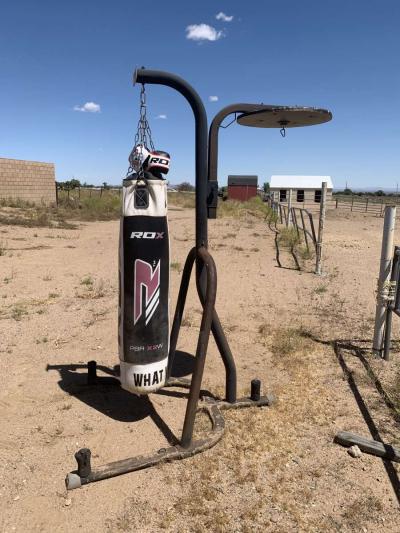 Everlast punching bag stand with punching bag set - Thumbnail 3