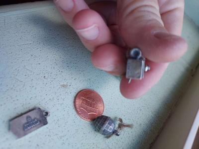 4 charms by the original BELL PHONE COMPANY - Thumbnail 2