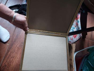 frames box of vibtage frames w glass intact ALL GOLD TONE - Thumbnail 2