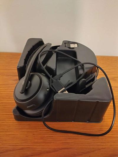 headphones - Thumbnail 2