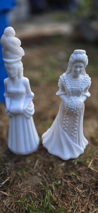 collectable Avon bath oil and cologne - Thumbnail 4