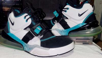 NIKE AIR FORCE 270 - Thumbnail 2