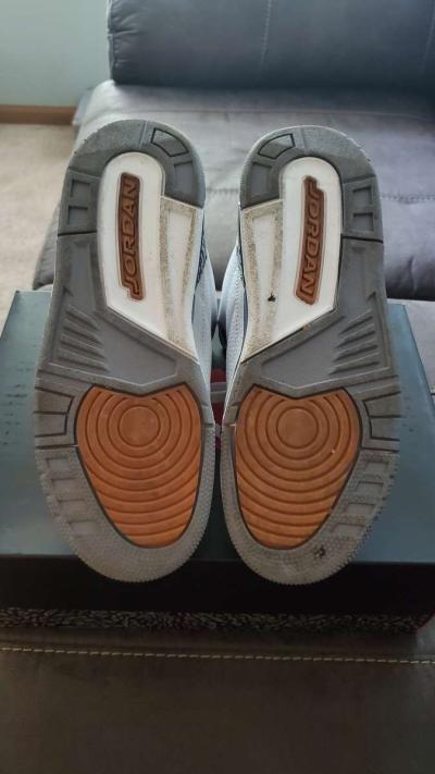 Kids Jordans size 5 JOLIET  PICKUP - Thumbnail 5