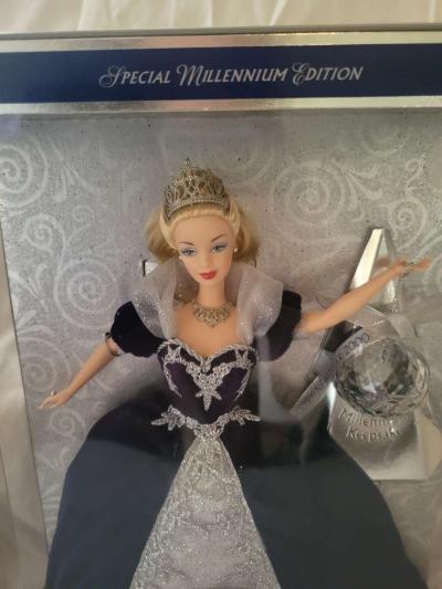 Millennial Princess Holiday Barbie - Thumbnail 2