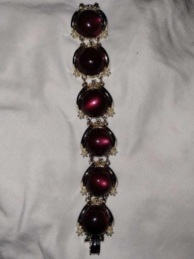 gorgeous red stone and gold bracelet - Thumbnail 4