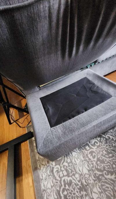 Like new grey couch - Thumbnail 5