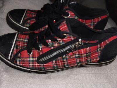 Red and black plaid sneakers by Gotta Flurt - Thumbnail 3