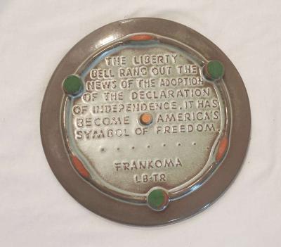 Frankoma 1976 Bicentennial Liberty Bell Trivet - Thumbnail 2