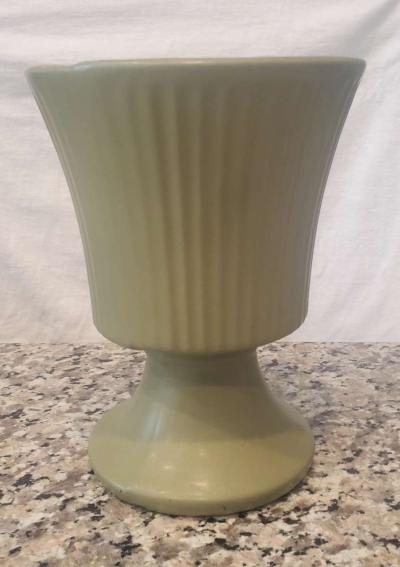 Vintage Green Floraline McCoy Footed Vase - Thumbnail 6