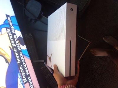 Xbox one s - Thumbnail 3