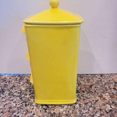 Vintage McCoy Stoplight Cookie Jar labeled 351 USA - Thumbnail 2