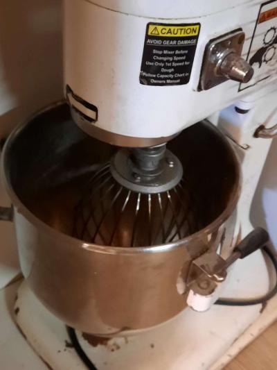 Used Globe SP08 8 Qt Bowl Lift Commercial Countertop Mixer - Thumbnail 5