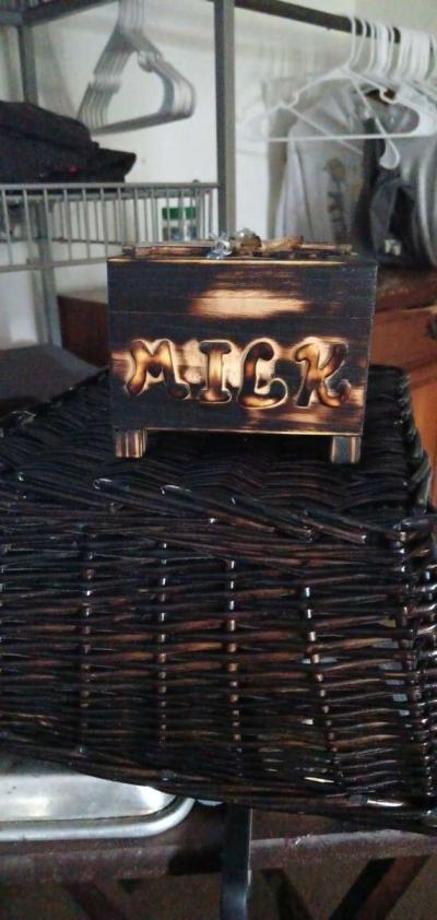 hand crafted box Rubin county themed - Thumbnail 4