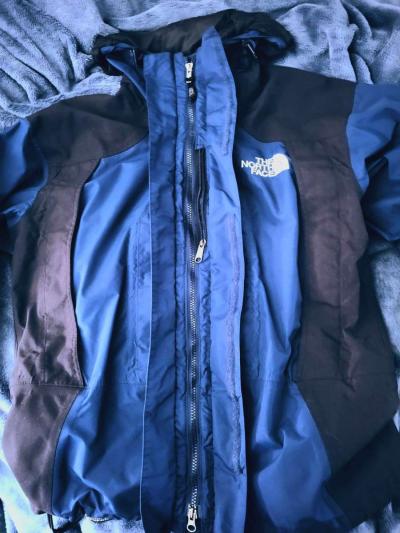 The North Face Mountain GoreTex Jacket Size M fits like a L - Thumbnail 2