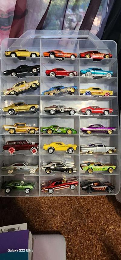 DIECAST CAR LOT HOT WHEELS AUTO WORLD JOHNNY LIGHTNING - Thumbnail 3