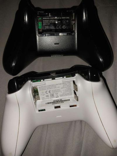 Xbox One controllers - Thumbnail 2