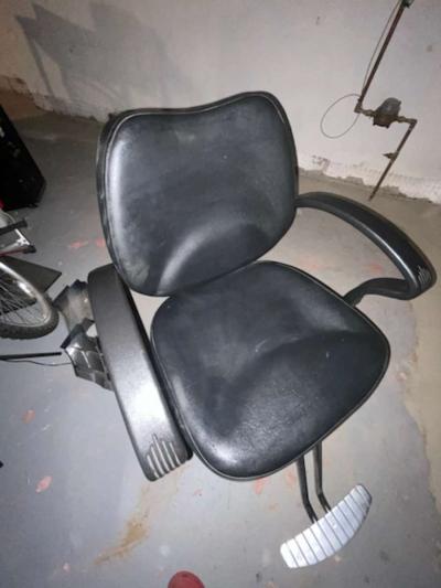 Barber salon chair - Thumbnail 2