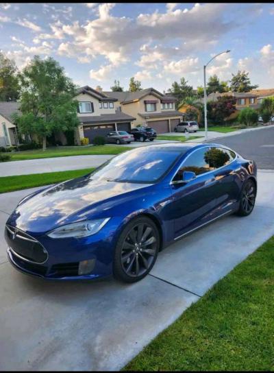 tesla model sedan 70D - Thumbnail 3