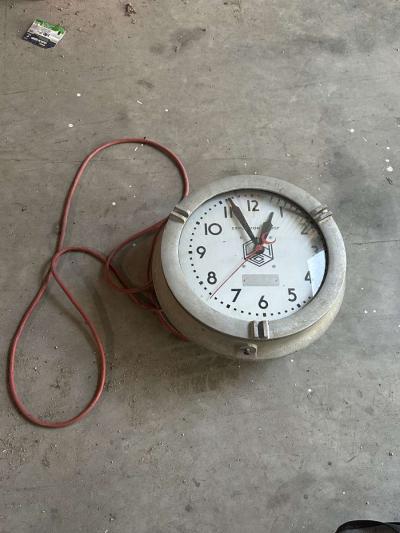 Crouse Hinds Explosion Proof Industrial Clock - Thumbnail 2