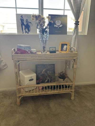 Light yellow buffet - Thumbnail 2