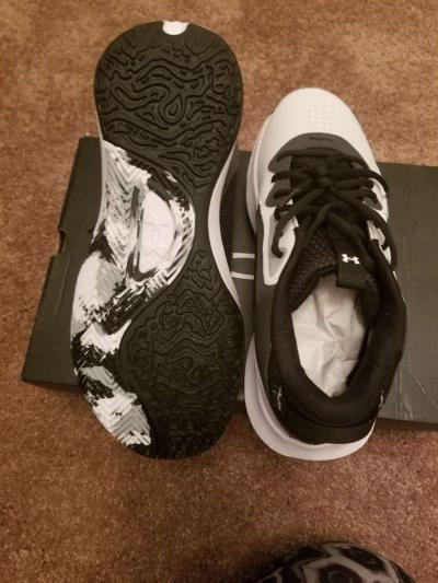 Under Armour Shoes NIB - Thumbnail 5
