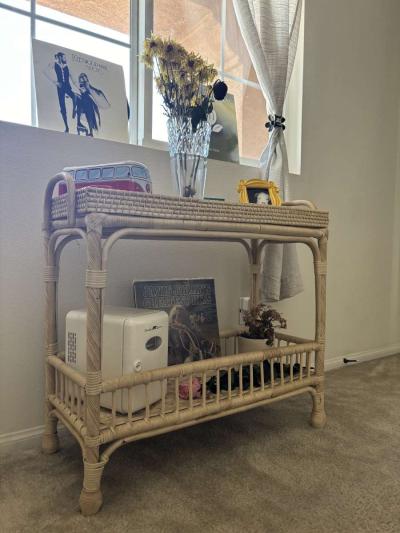 Light yellow buffet - Thumbnail 3