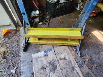 Hydraulic Press - Thumbnail 6