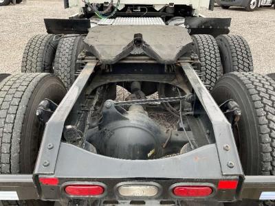 2018 Volvo VNL64T670 Sleeper Truck - Thumbnail 3