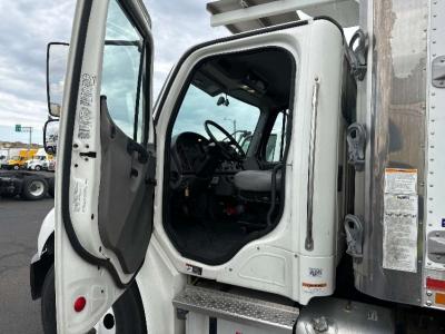 Freightliner 2022 Refrigerated Truck - Thumbnail 5