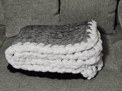 Black Ombre Throw - Thumbnail 5