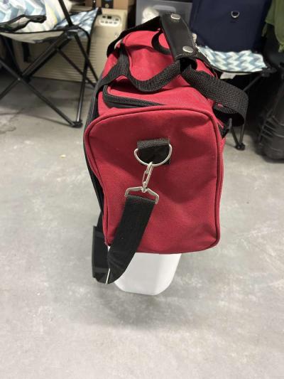 PIERRE CARDIN RED DUFFLE BAG FOR MEN OR WOMEN - Thumbnail 3